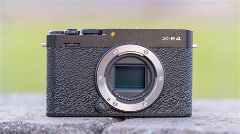 Fujifilm X-E4 Review - The Minimalist [Fuji XE4] - YouTube