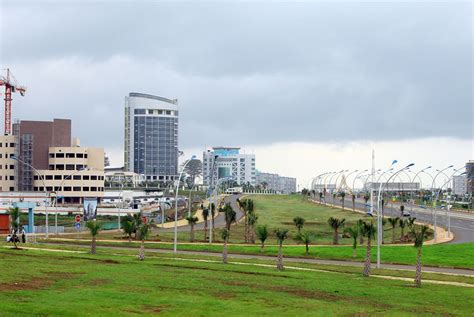 Una vista de Malabo, capital de Guinea Ecuatorial. | Paisajes, Ciudades ...