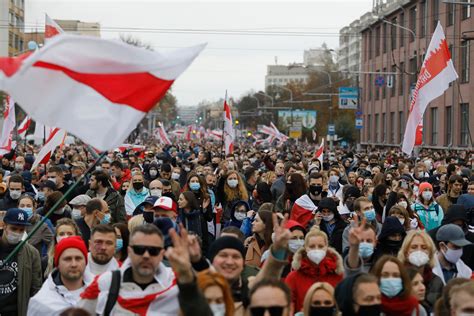 Thousands protest as Belarus leader faces demands deadline leader ...