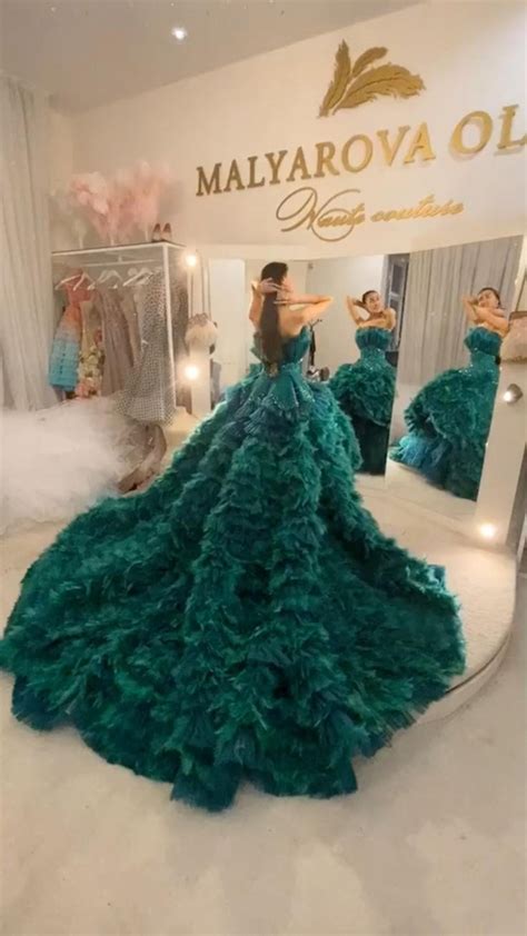 royal green dress 💚 | Princess ball gowns, Prom dresses, Wedding dress ...