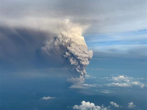 LOOK: Pilot captures images of Taal volcano eruption 25,000ft from ...