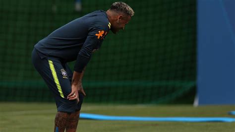 Neymar Leaves Practice With Ankle Injury - Sports Illustrated