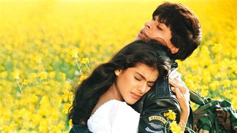 Kajol and Shah Rukh Khan in "Dilwale Dulhania Le Jayenge" (1995 ...