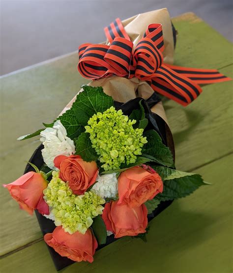 Wrapped Presentation Bouquet Lenoir City Florist - Broadway Flower Shop ...