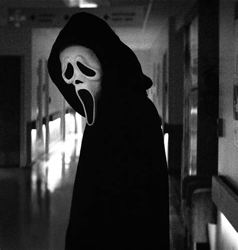 Scream 5 (2022) in 2022 | Scream movie, Ghostface scream, Ghost face ...