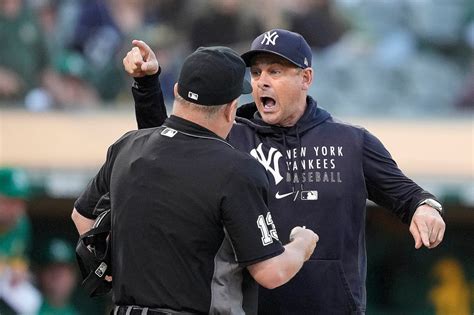 Furious Aaron Boone ejected from Yankees game