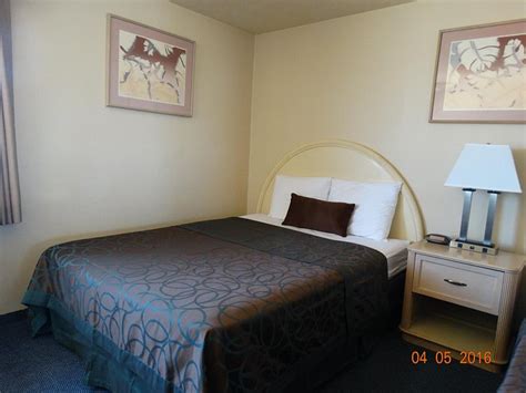 BUDGET MOTEL (Delta) - Motel Reviews, Photos, Rate Comparison - Tripadvisor