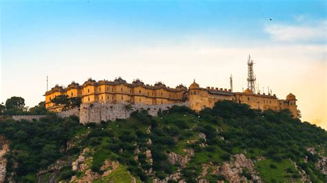 Nahargarh Fort Jaipur History, Construction, Entry Fees & More ...