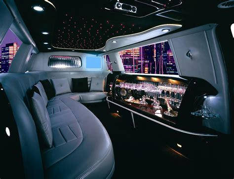 Limos Vancouver, SUV Limo Vancouver, Vancouver Limo Rates | Royal Limo