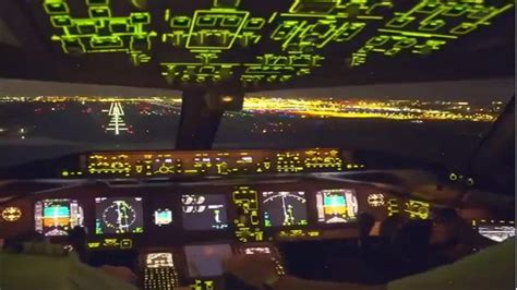 Boeing 777's night landing view from cockpit takes internet by storm ...