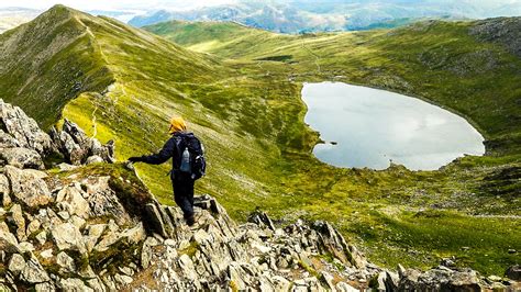 Hiking the Helvellyn ridge trail in Lake District, England : r/britpics