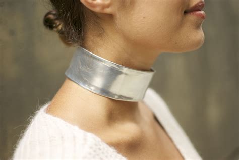 UrbanDrops: neck cuff