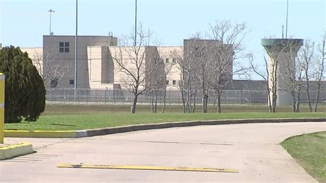 Beaumont fed prison has most COVID-19 cases in system after spike ...