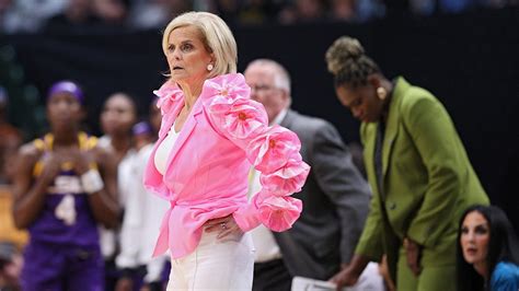 LSU Tigers coach Kim Mulkey 'ejected' during Savannah Bananas game ...