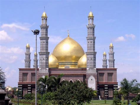 84 Background Masjid Kubah Emas free Download - MyWeb