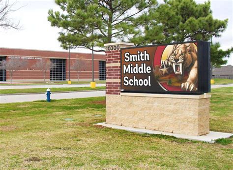 Smith Middle School, Cy-Fair ISD • LED Partners Digital Displays Sign ...