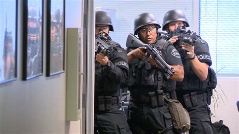 SWAT Team Conducts Active Shooter Training Exercise - YouTube