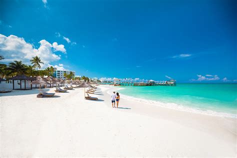 Caribbean Paradise: The 40+ Best Beaches in the Bahamas | Sandals