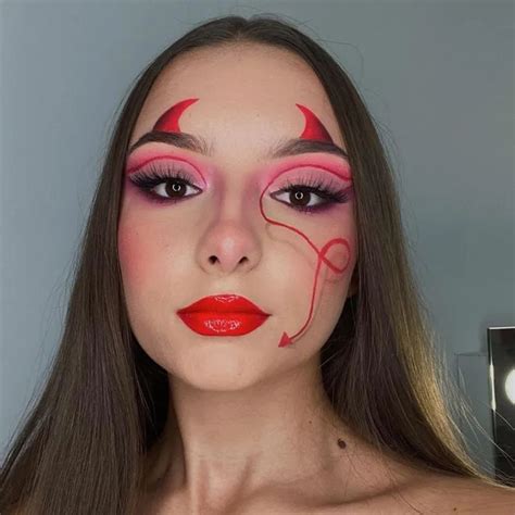 42 Easy Halloween Makeup Ideas: Looks that Slay Halloween 2021 Devil ...