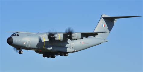 Airbus A400M Atlas cargo airplane, with photos and characteristics