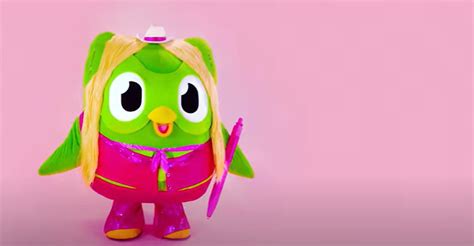 Duolingo mascot capitalizes on Barbie premiere moment with theater ad ...