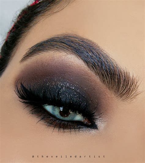 Black Glitter Smokey Eyes Tutorial + Where have I been - The Veiled Artist