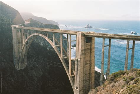 «Big Sur Bridge» del colaborador de Stocksy «Eric J. Leffler» - Stocksy