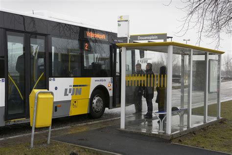 De Lijn boss suggests cuts to free travel and rural services | The Bulletin