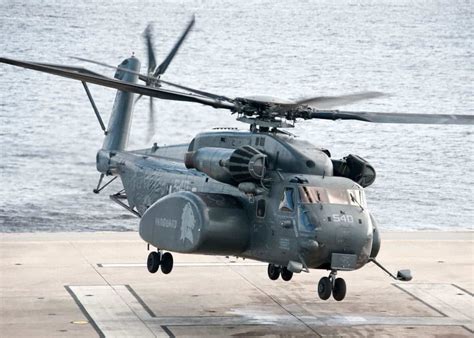 8 Different Types of (US) Navy Helicopters - Aero Corner