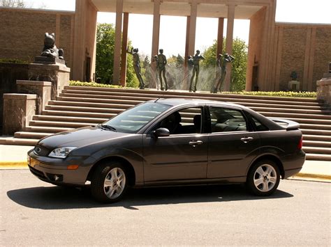 2005 Ford Focus - Information and photos - MOMENTcar