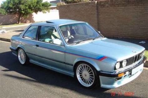 BMW 333i E30 specs, performance data - FastestLaps.com