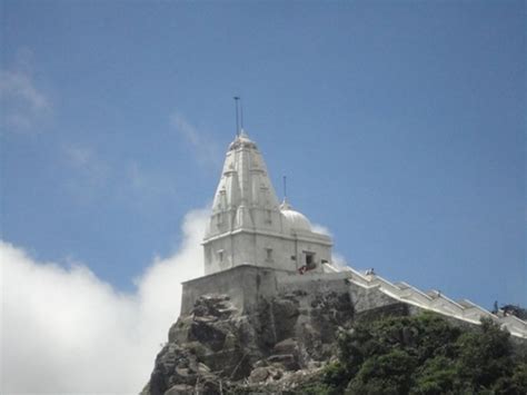 Explore Shri Parshwanath Tonk, Parasnath Hill, JH