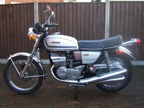 SUZUKI GT380 | eBay | Suzuki, Classic bikes, Bike