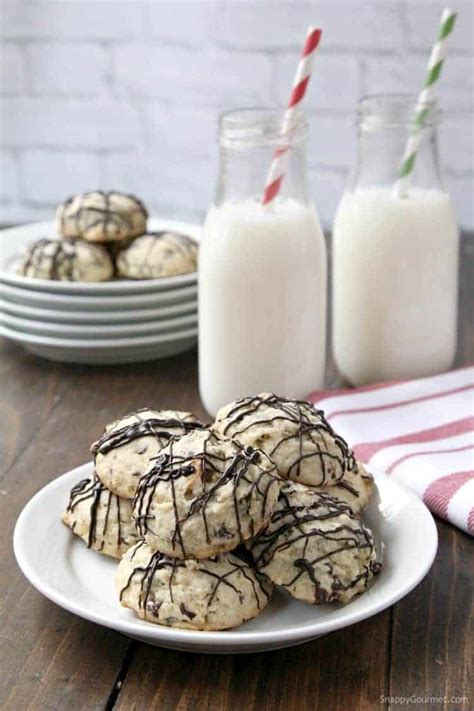 Holy Cannoli Cookies Recipe (Italian Christmas Cookies) - Snappy Gourmet