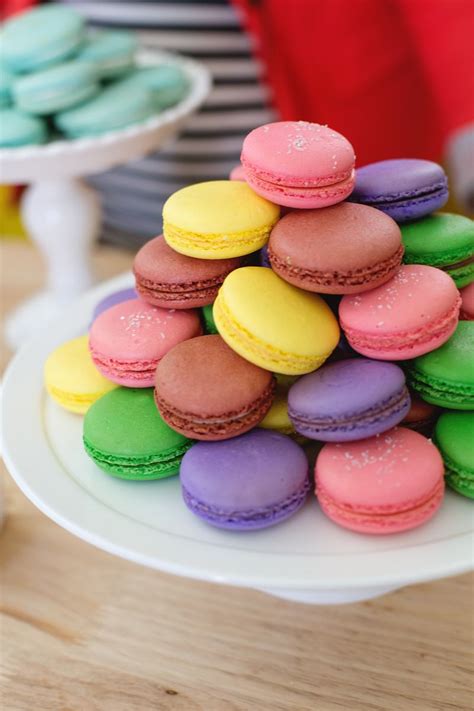 French Macarons 101 Crash Course | A Beautiful Mess | Bloglovin’