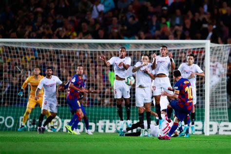 Lionel Messi Freekick: Barcelona Skipper scores an extraordinary free ...