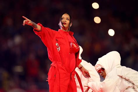 Rihanna Super Bowl Halftime Show Reviewed