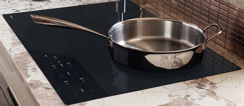 Wolf 30" Contemporary Induction Cooktop (CI304C/B)