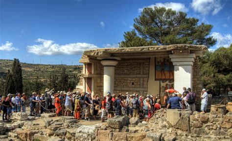 Smarthistory – Conservation vs. restoration: the Palace at Knossos (Crete)