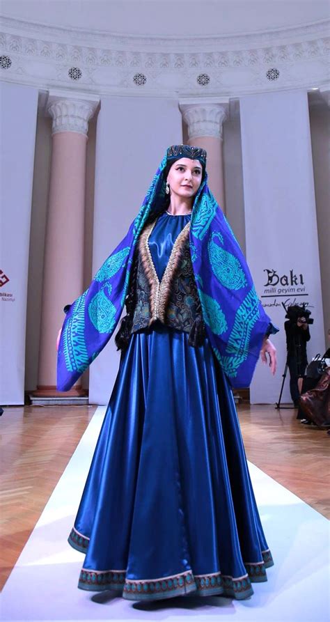 Azerbaijan traditional clothes Азербайджанский национальный костюм Folk ...