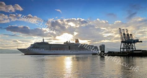 Dougie Coull Photography: Cruise Ship - Arcadia Arrives at Greenock