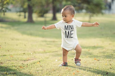 How To Teach Baby To Stand Without Support - Jelitaf