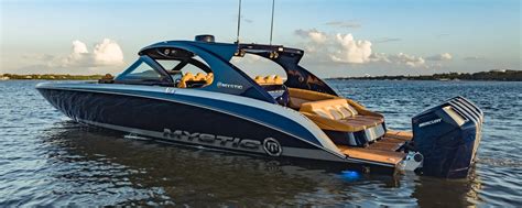 M5200 - The premiere icon of luxury in super boating