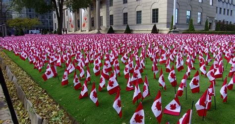 Toronto, Ontario, Canada November 2016 Thousands Of Canadian Flags On ...