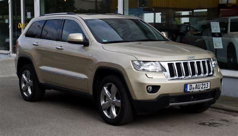 File:Jeep Grand Cherokee 3.0 CRD Overland (WK) – Frontansicht, 31. März ...