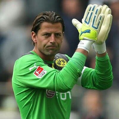 Borussia Dortmund goalkeeper Roman Weidenfeller in 2005. | Futebol