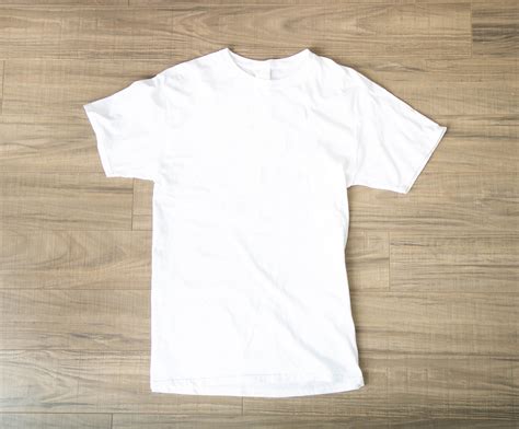 Blank White T-shirt Mockup - Etsy Canada