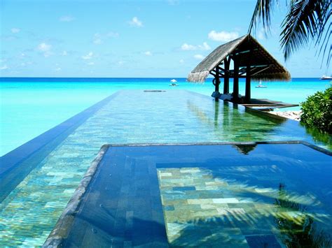 The World’s 10 Best Infinity Pools | Travel Insider