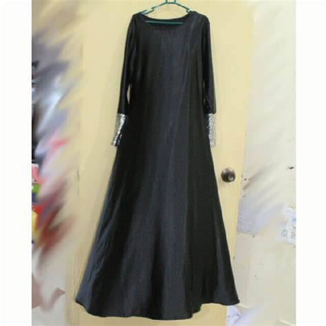 Black Jubah with Glitter Sleeves, Women's Fashion, Muslimah Fashion ...