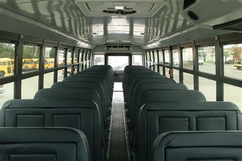 MyReporter.com Why don’t school buses have to provide seatbelts for our ...